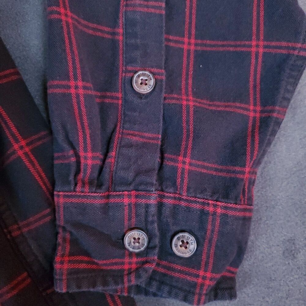 Duluth Trading Shirt Mens XL Black Red Plaid Flannel Heavy Shacket Pocket - Picture 7 of 14